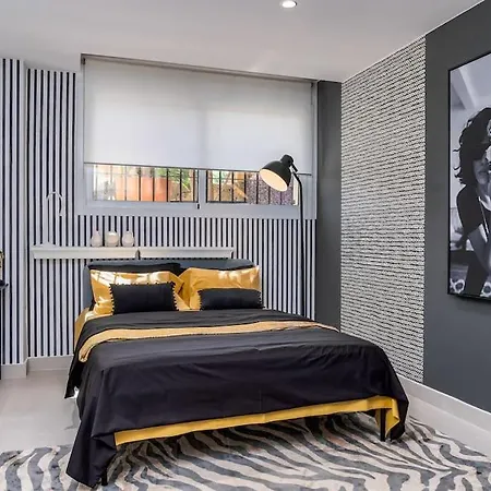 Luxurious 4br Designer Retreat In בית נופש