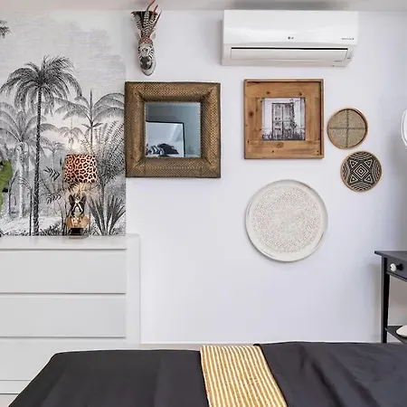 Luxurious 4br Designer Retreat In בית נופש מארבלה