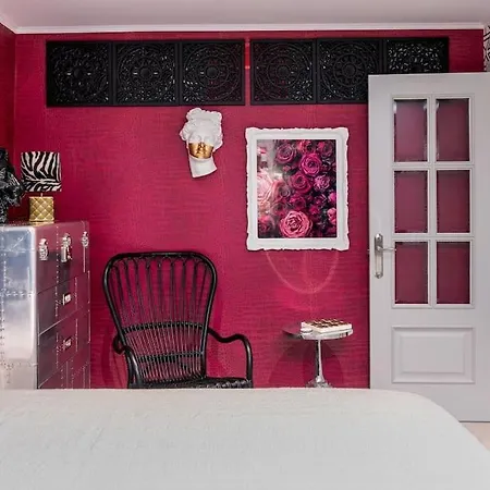 Luxurious 4br Designer Retreat In Marbella